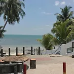 Comfy Beachfront View at Seri Bulan Condominium Teluk Kemang Beach