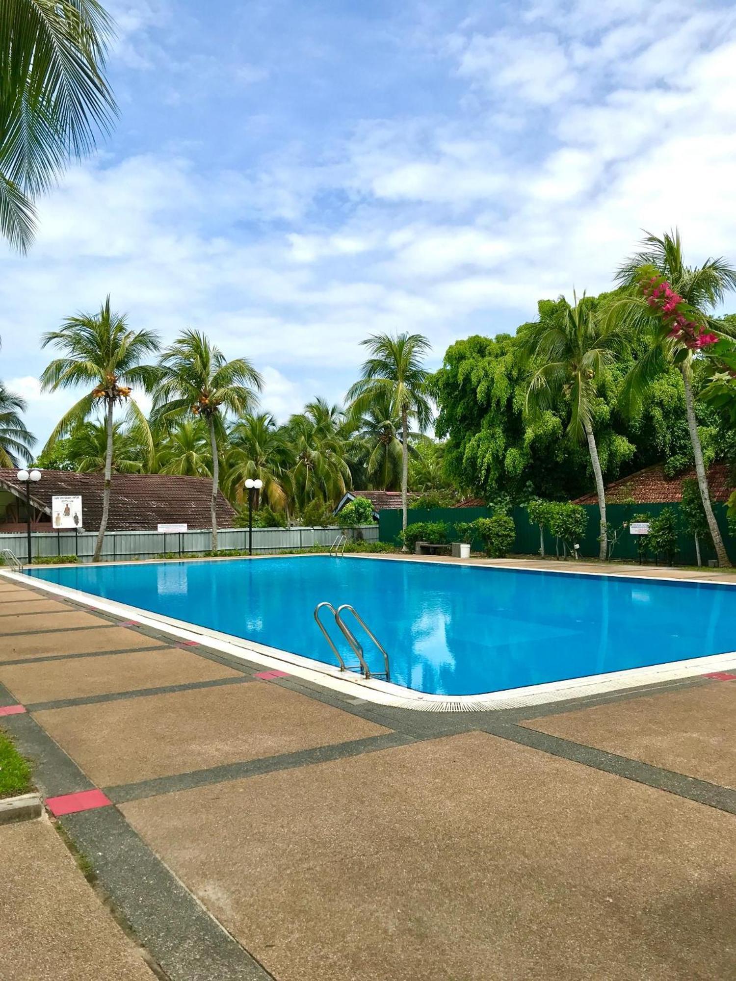 Comfy Beachfront View At Seri Bulan Teluk Kemang Pangsapuri *